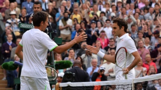 Wimbledon 2013: Roger Federer, Maria Sharapova upset on wild day