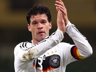 Ballack seals Bayer return